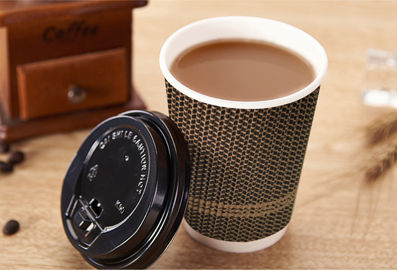 CUPS WATER BOTTLES/Discponsable cupls for coffee